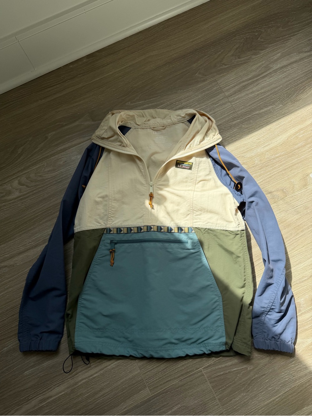 LL Bean Women's Mountain Classic Anorak Multi-Color Natural/ Blue Mineral Sz XS - Picture 3 of 9